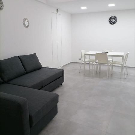 Darsena Apartments Молфета Екстериор снимка